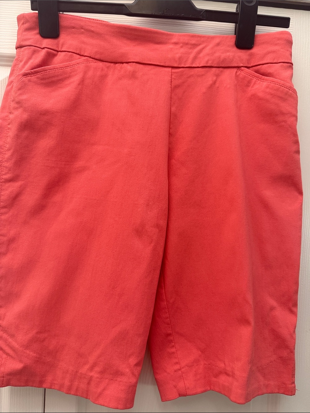 ❤️3 for $15!❤️ Kim Rogers Coral Pull-On Bermuda Shorts